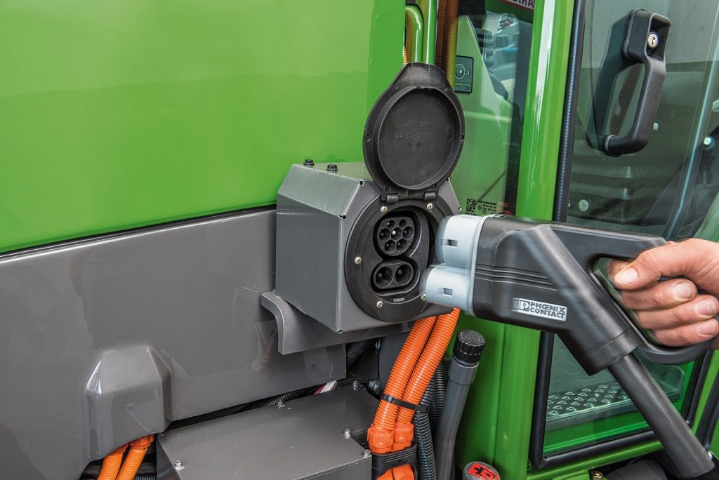 enchufe tractor eléctrico